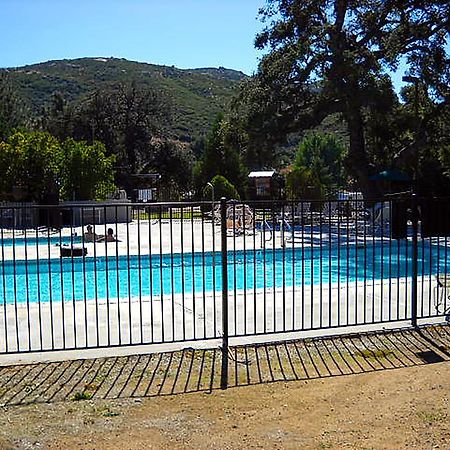 Oakzanita Springs Camping Resort Cottage 3 Descanso Buitenkant foto