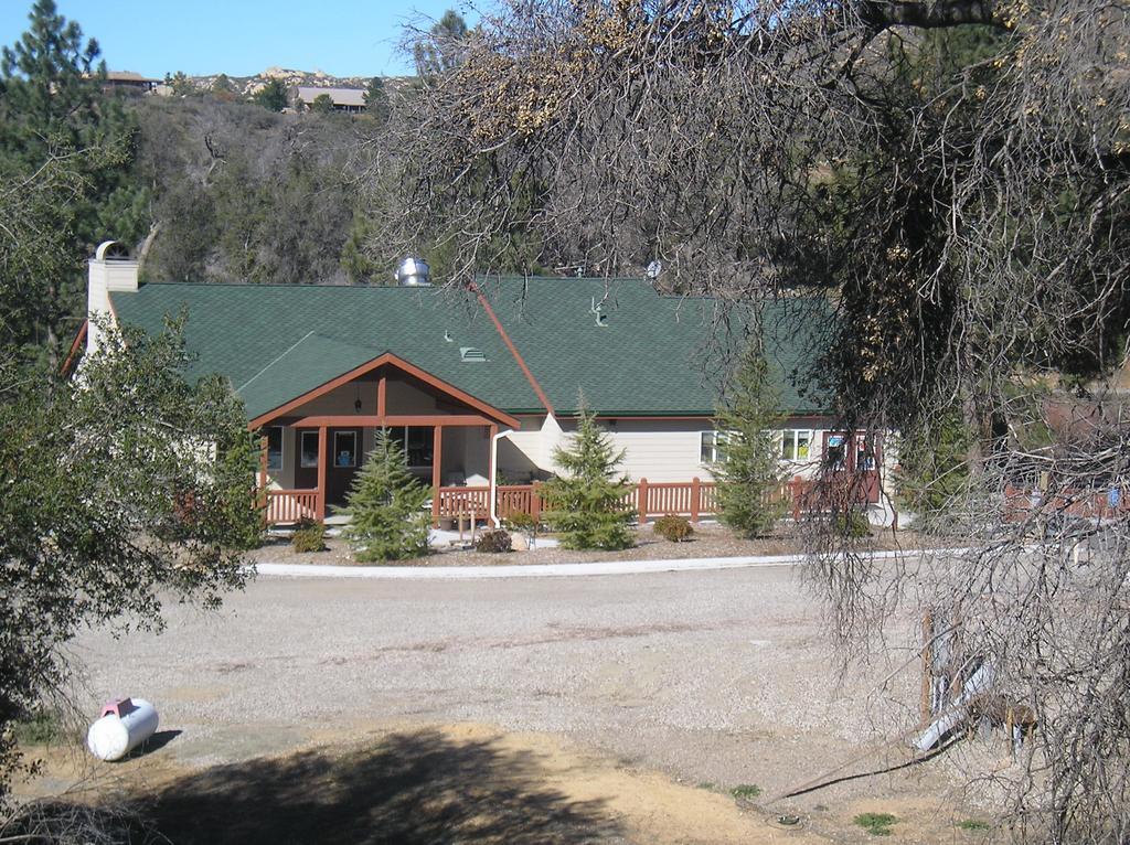 Oakzanita Springs Camping Resort Cottage 3 Descanso Buitenkant foto